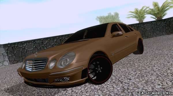 Mercedes-Benz E55 AMG